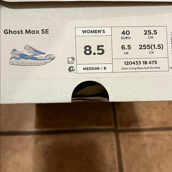 Brooks Women’s Ghost Max SE 8.5
Limited Edition Color - Picture 4 of 6